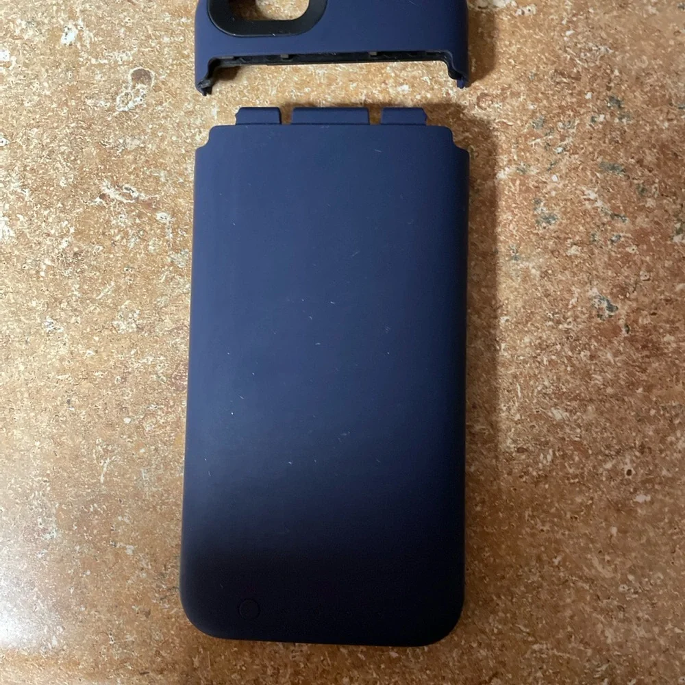 Mophie juice pack- protective battery case